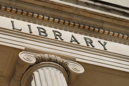 Pronouncing Words for Spelling: library or libary?